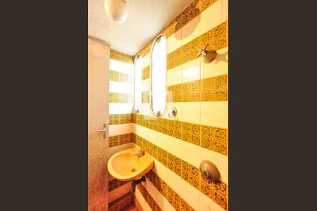 Casa à venda com 300m², 4 quartos e 4 vagasBanheiro subsolo