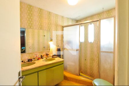 Casa à venda com 300m², 4 quartos e 4 vagasBanheiro da Suíte