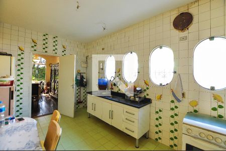 Casa à venda com 300m², 4 quartos e 4 vagasCozinha