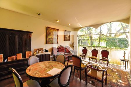 Sala de casa à venda com 4 quartos, 300m² em Pinheiros, São Paulo