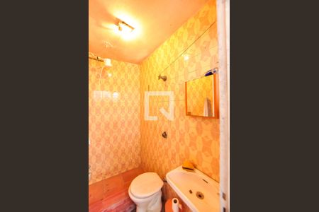 Casa à venda com 300m², 4 quartos e 4 vagasBanheiro de serviço