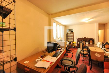 Casa à venda com 300m², 4 quartos e 4 vagasSala subsolo