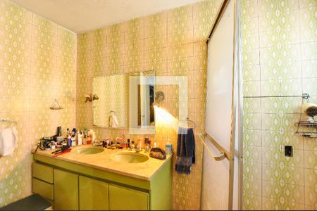 Casa à venda com 300m², 4 quartos e 4 vagasBanheiro da Suíte