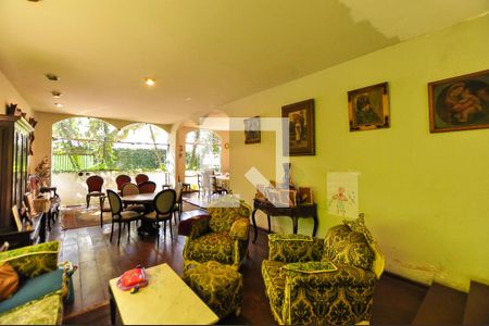 Sala de casa à venda com 4 quartos, 300m² em Pinheiros, São Paulo