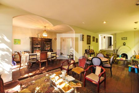 Sala de casa à venda com 4 quartos, 300m² em Pinheiros, São Paulo