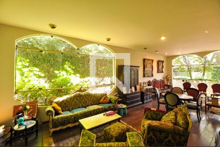 Sala de casa à venda com 4 quartos, 300m² em Pinheiros, São Paulo