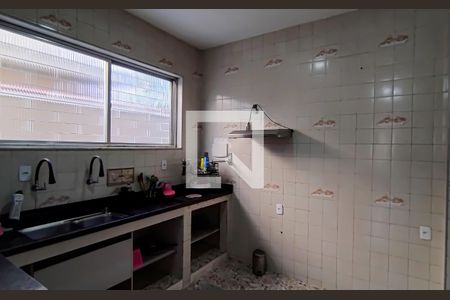 Casa à venda com 300m², 3 quartos e 2 vagas Casa à venda com 300m², 3 quartos e 2 vagasCozinha