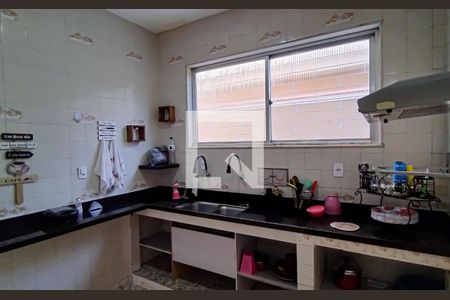 Casa à venda com 300m², 3 quartos e 2 vagas Casa à venda com 300m², 3 quartos e 2 vagasCozinha