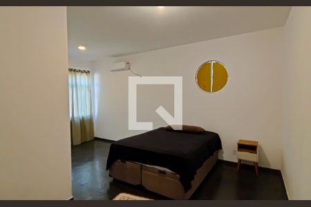 Casa à venda com 300m², 3 quartos e 2 vagas Casa à venda com 300m², 3 quartos e 2 vagasSala 2