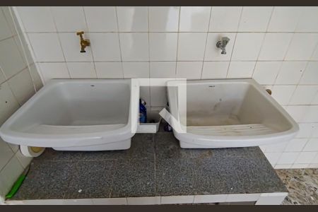 Casa à venda com 300m², 3 quartos e 2 vagas Casa à venda com 300m², 3 quartos e 2 vagasÁrea de Serviço