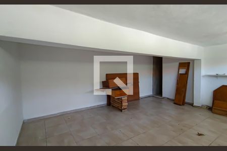 Casa à venda com 300m², 3 quartos e 2 vagas Casa à venda com 300m², 3 quartos e 2 vagasÁrea comum