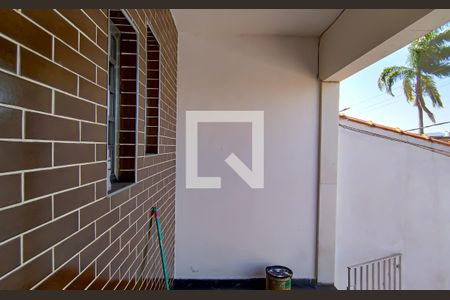 Casa à venda com 300m², 3 quartos e 2 vagas Casa à venda com 300m², 3 quartos e 2 vagasÁrea comum