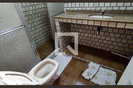 Casa à venda com 300m², 3 quartos e 2 vagas Casa à venda com 300m², 3 quartos e 2 vagasBanheiro