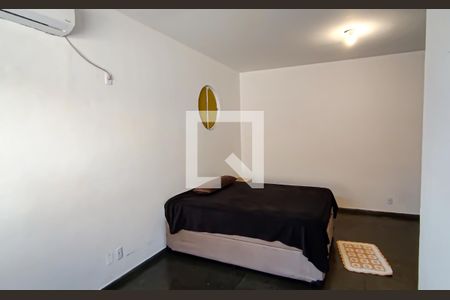 Casa à venda com 300m², 3 quartos e 2 vagas Casa à venda com 300m², 3 quartos e 2 vagasSala 2