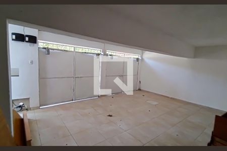 Casa à venda com 300m², 3 quartos e 2 vagas Casa à venda com 300m², 3 quartos e 2 vagasÁrea comum