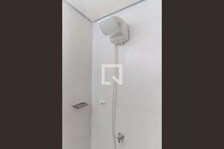 Banheiro de apartamento para alugar com 1 quarto, 24m² em Vila Mazzei, São Paulo
