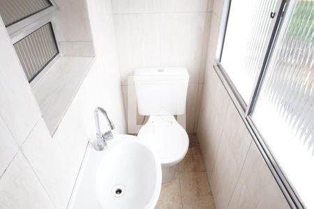 Banheiro de kitnet/studio para alugar com 1 quarto, 30m² em Ipiranga, São Paulo