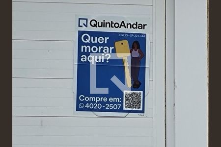 Casa à venda com 115m², 3 quartos e 2 vagasPlaquinha instalada no portão do imóvel