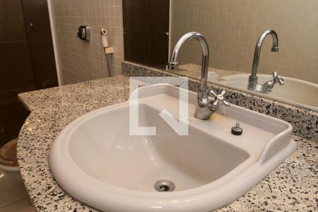 Apartamento à venda com 90m², 3 quartos e 1 vaga Apartamento à venda com 90m², 3 quartos e 1 vagaBanheiro Social