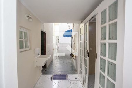 Corredor de casa para alugar com 2 quartos, 80m² em Taboão, Diadema