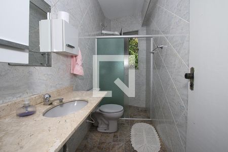 Casa à venda com 258m², 4 quartos e 6 vagas Casa à venda com 258m², 4 quartos e 6 vagasBanheiro 2 Corredor