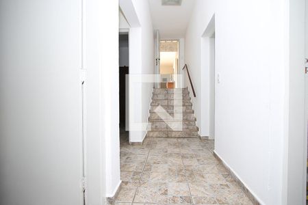 Casa à venda com 258m², 4 quartos e 6 vagas Casa à venda com 258m², 4 quartos e 6 vagasCorredor Quartos