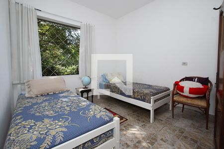 Casa à venda com 258m², 4 quartos e 6 vagas Casa à venda com 258m², 4 quartos e 6 vagasQuarto 1