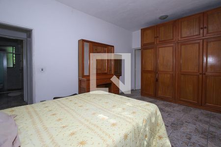 Casa à venda com 258m², 4 quartos e 6 vagas Casa à venda com 258m², 4 quartos e 6 vagasQuarto 4 - Suíte