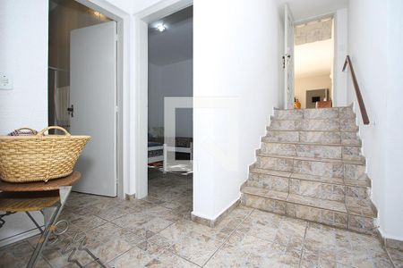 Casa à venda com 258m², 4 quartos e 6 vagas Casa à venda com 258m², 4 quartos e 6 vagasCorredor Quartos