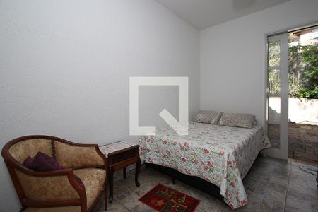 Casa à venda com 258m², 4 quartos e 6 vagas Casa à venda com 258m², 4 quartos e 6 vagasQuarto 2