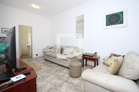 Casa à venda com 258m², 4 quartos e 6 vagas Casa à venda com 258m², 4 quartos e 6 vagasSala de TV