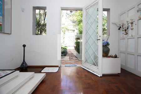 Casa à venda com 258m², 4 quartos e 6 vagas Casa à venda com 258m², 4 quartos e 6 vagasHall de Entrada
