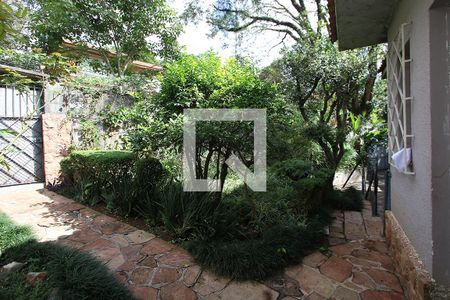 Casa à venda com 258m², 4 quartos e 6 vagas Casa à venda com 258m², 4 quartos e 6 vagasQuintal - Jardim