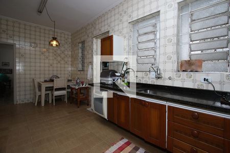 Casa à venda com 258m², 4 quartos e 6 vagas Casa à venda com 258m², 4 quartos e 6 vagasCozinha