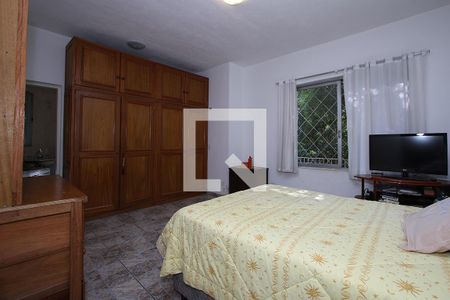 Casa à venda com 258m², 4 quartos e 6 vagas Casa à venda com 258m², 4 quartos e 6 vagasQuarto 4 - Suíte