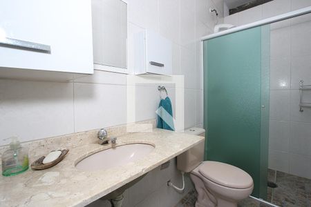 Casa à venda com 258m², 4 quartos e 6 vagas Casa à venda com 258m², 4 quartos e 6 vagasBanheiro 1 Corredor