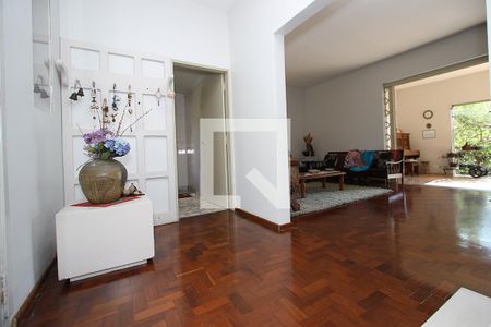 Casa à venda com 258m², 4 quartos e 6 vagas Casa à venda com 258m², 4 quartos e 6 vagasHall de Entrada