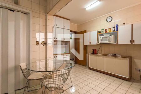 Apartamento para alugar com 190m², 4 quartos e 2 vagasCozinha