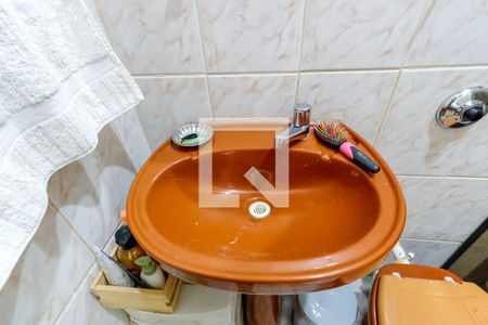 Casa à venda com 66m², 2 quartos e sem vaga Casa à venda com 66m², 2 quartos e sem vagaBanheiro