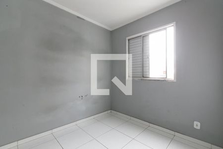 Quarto 1  de apartamento para alugar com 2 quartos, 52m² em Vila Carmosina, São Paulo
