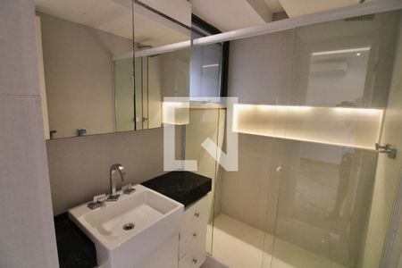 Apartamento à venda com 243m², 4 quartos e 3 vagas Apartamento à venda com 243m², 4 quartos e 3 vagasBanheiro da Suíte