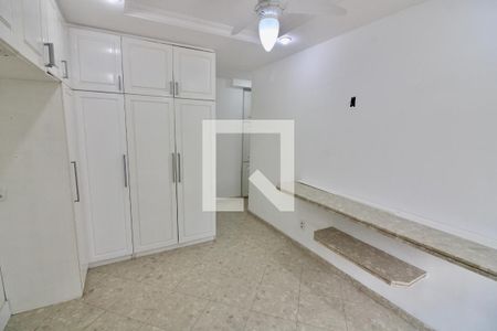 Apartamento à venda com 243m², 4 quartos e 3 vagas Apartamento à venda com 243m², 4 quartos e 3 vagasQuarto 2