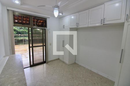 Apartamento à venda com 243m², 4 quartos e 3 vagas Apartamento à venda com 243m², 4 quartos e 3 vagasQuarto 2