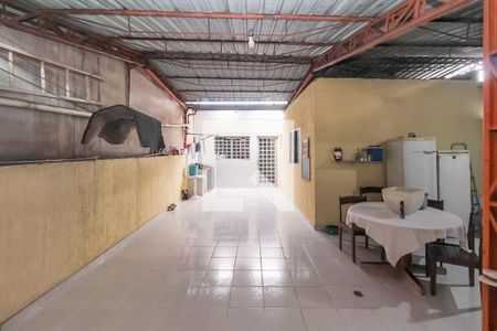 Casa à venda com 330m², 4 quartos e 2 vagasÁrea de Serviço