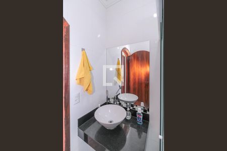 Casa à venda com 330m², 4 quartos e 2 vagasBanheiro 2