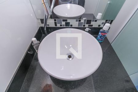 Casa à venda com 330m², 4 quartos e 2 vagasBanheiro 2