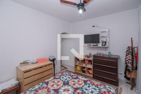 Casa à venda com 330m², 4 quartos e 2 vagasSuíte