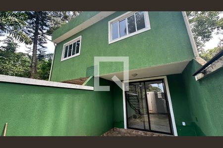 Casa para alugar com 75m², 2 quartos e 1 vaga Casa para alugar com 75m², 2 quartos e 1 vagaFachada