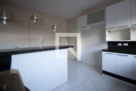 Casa à venda com 350m², 5 quartos e 10 vagasCozinha