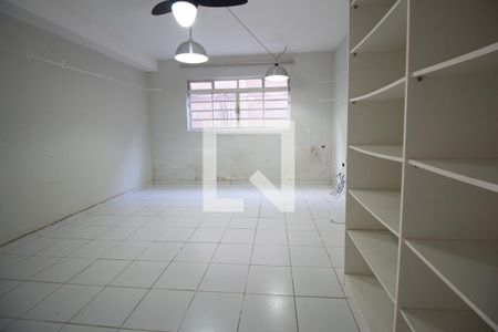 Casa à venda com 350m², 5 quartos e 10 vagasSala